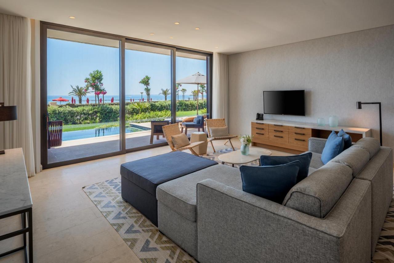 Amara - Sea Your Only View™ ليماسول المظهر الخارجي الصورة Living room of a suite at the Hilton Cabo del Sol
