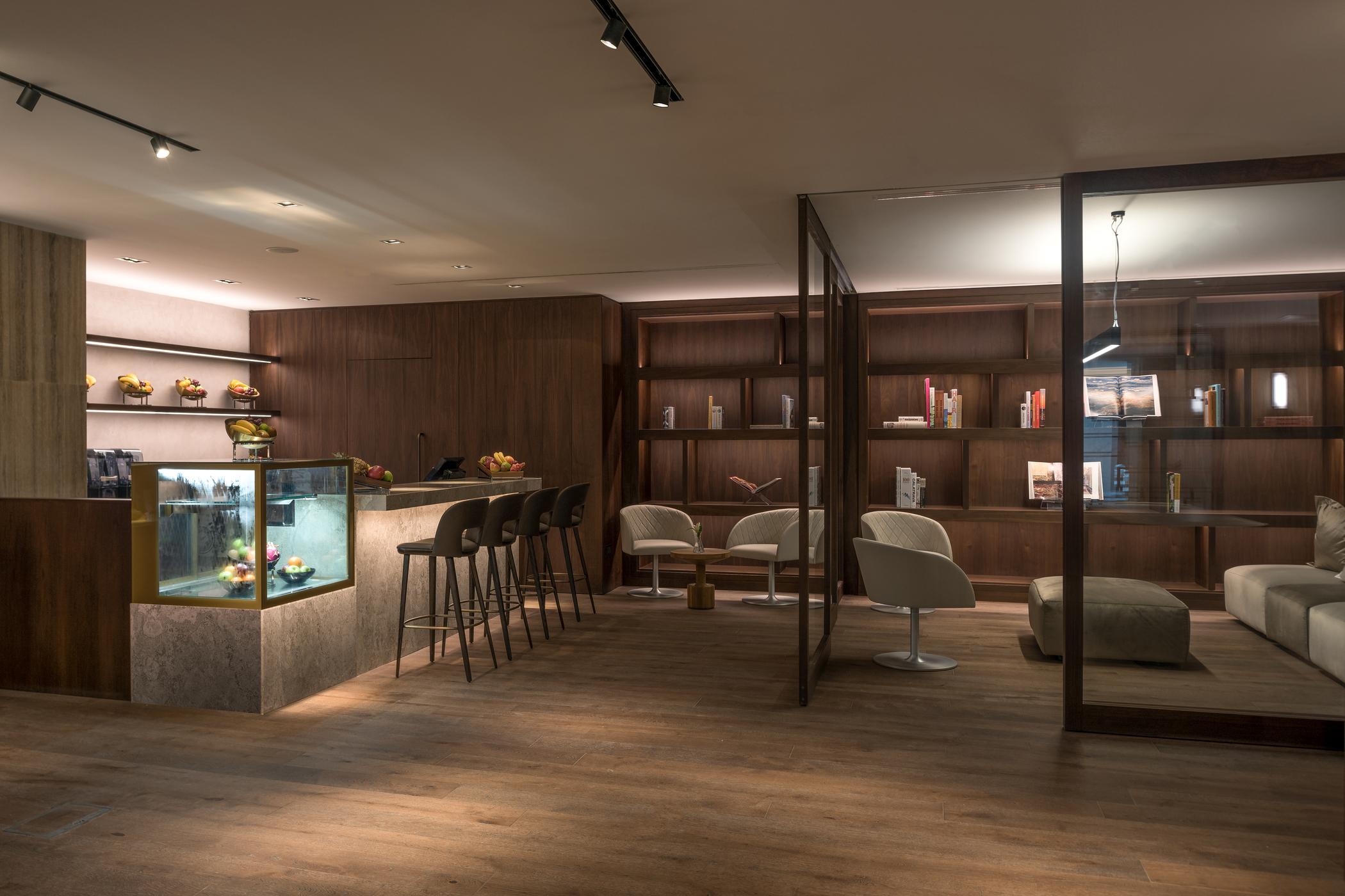 Amara - Sea Your Only View™ ليماسول المظهر الخارجي الصورة The lounge at the airport