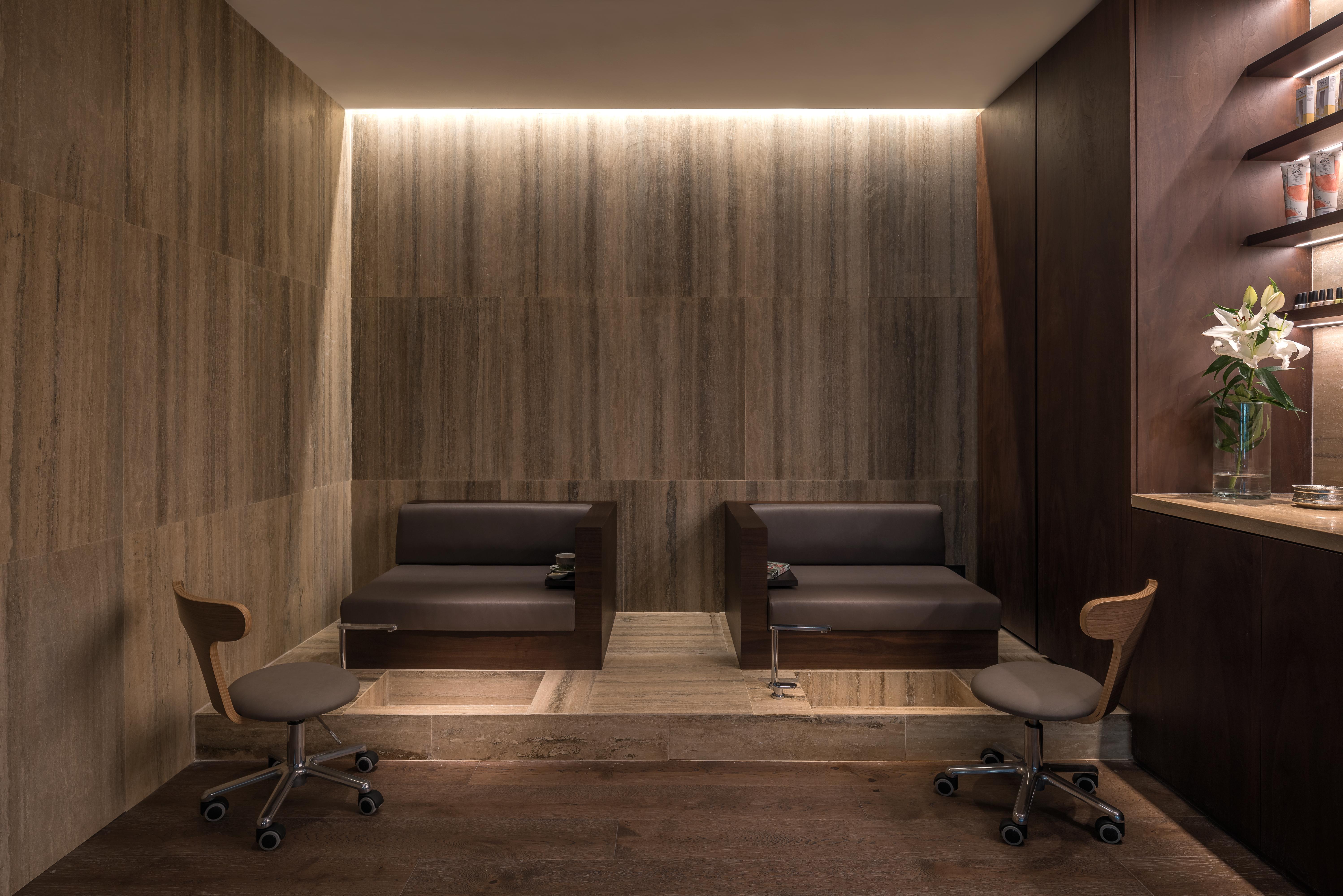 Amara - Sea Your Only View™ ليماسول المظهر الخارجي الصورة The interior of a nail salon