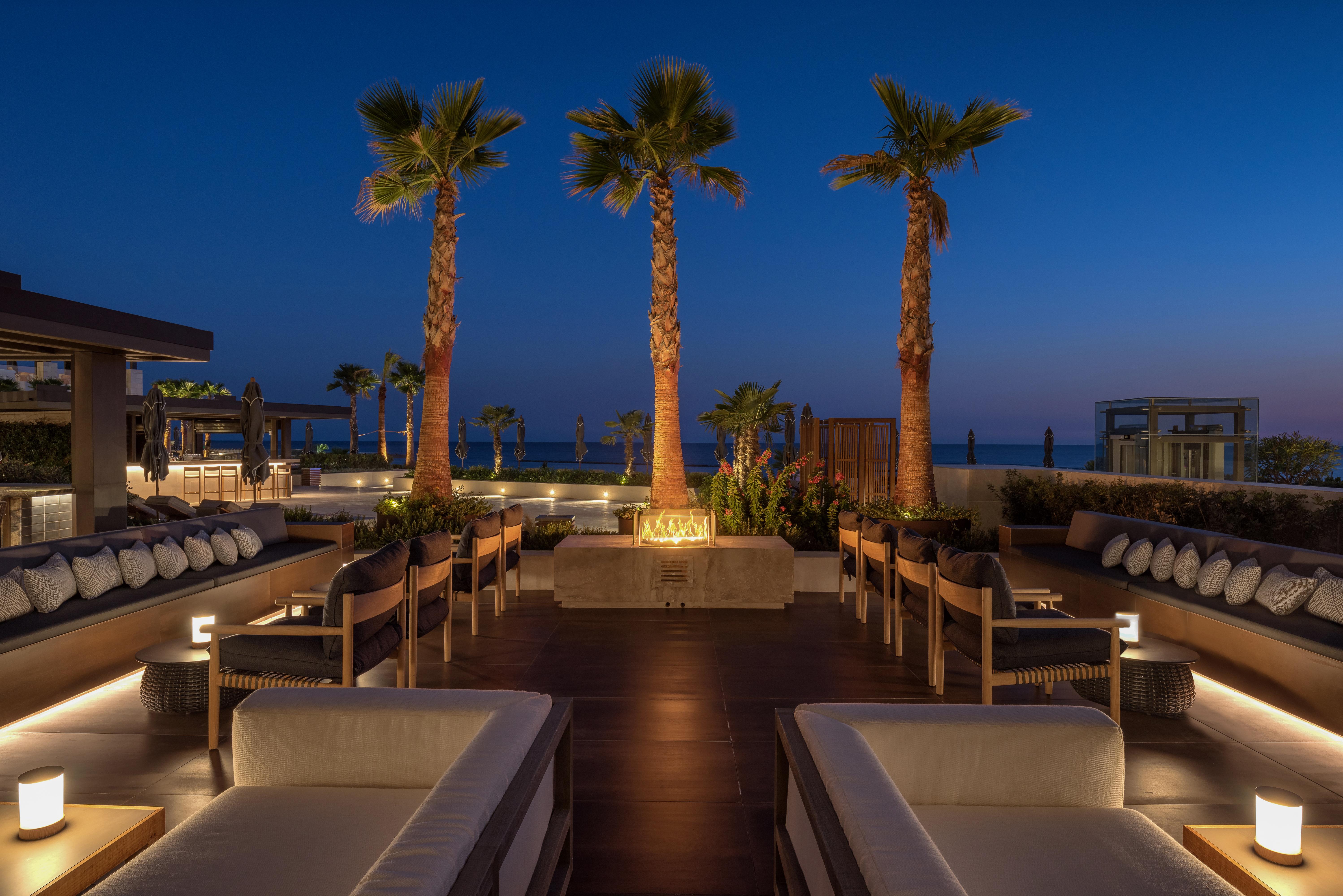 Amara - Sea Your Only View™ ليماسول المظهر الخارجي الصورة The Sky Bar